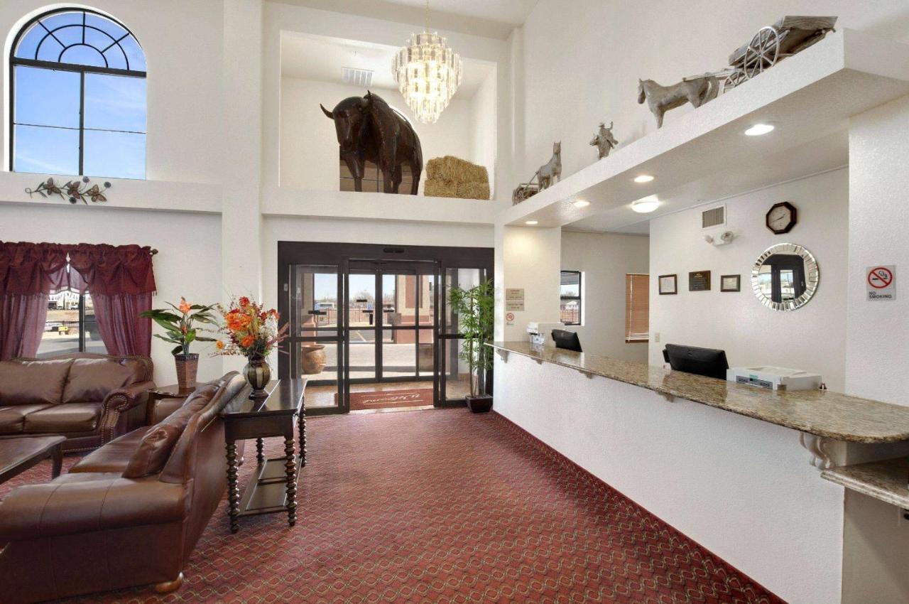 Howard Johnson By Wyndham Lubbock Tx Exterior photo