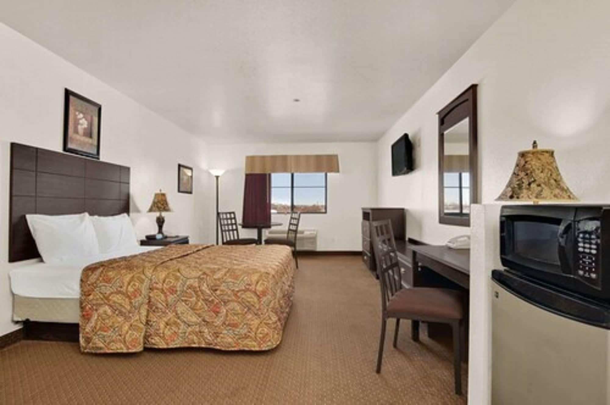 Howard Johnson By Wyndham Lubbock Tx Exterior photo