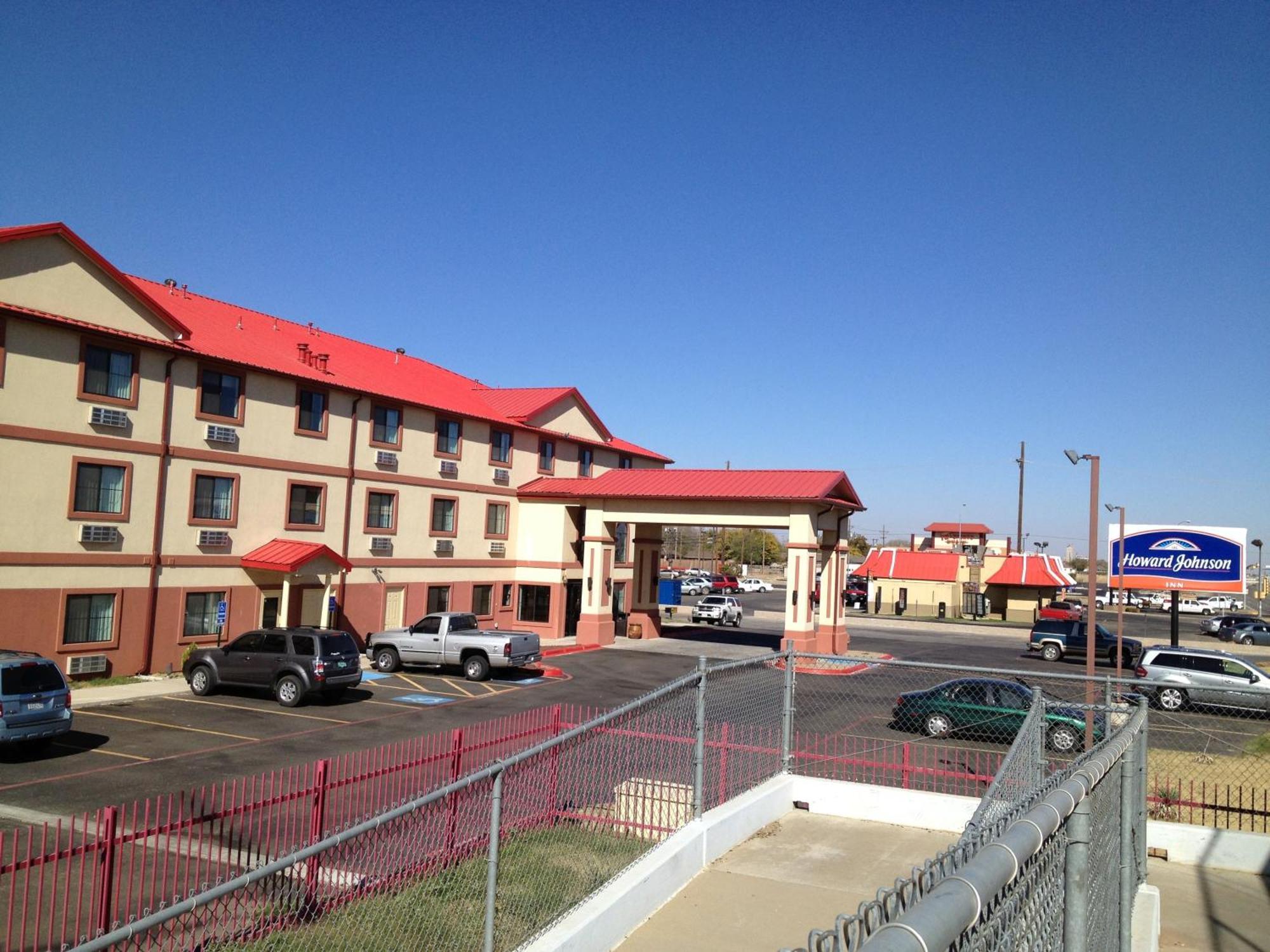 Howard Johnson By Wyndham Lubbock Tx Exterior photo